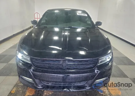 2016 Dodge Charger Sxt z USA, uszkodzony, nr VIN 2C3CDXHG8GH241844